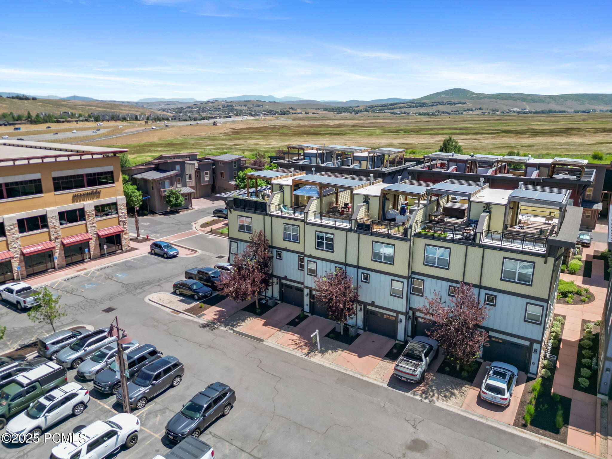 27-web-or-mls-1370 Center Dr-3