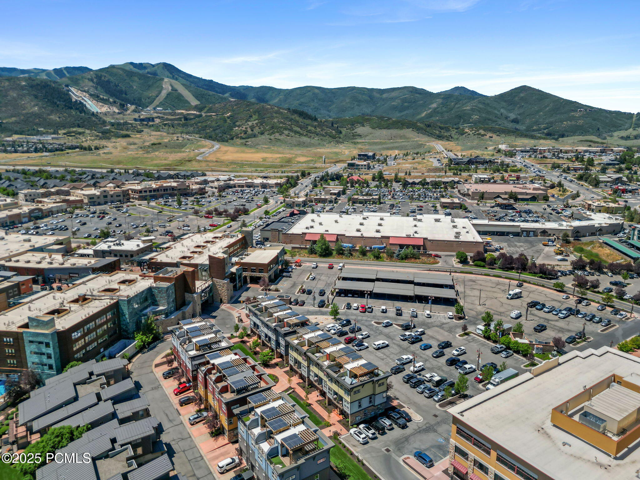 31-web-or-mls-1370 Center Dr-7