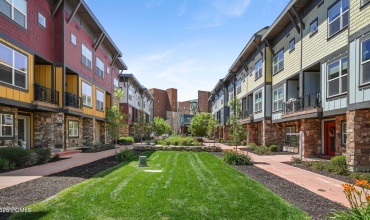 1-web-or-mls-1370 Center Dr-37