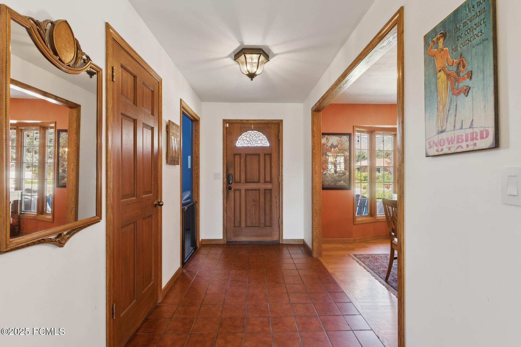 42_Entryway_1800x1200_4261410