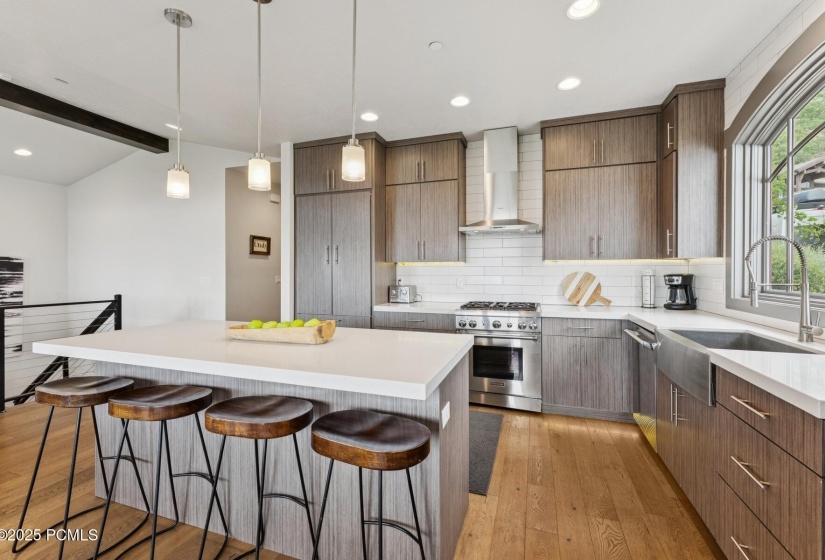 16_Kitchen_1800x1200_4262409