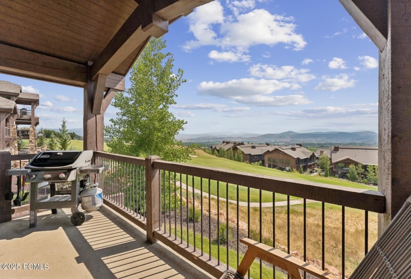 30_Deck-Area_1800x1200_4262424