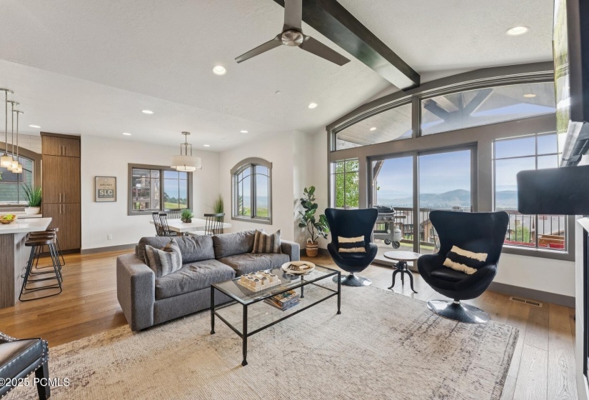 12_Livingroom_1800x1200_4262404