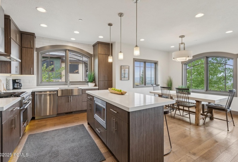 14_Kitchen_1800x1200_4262405