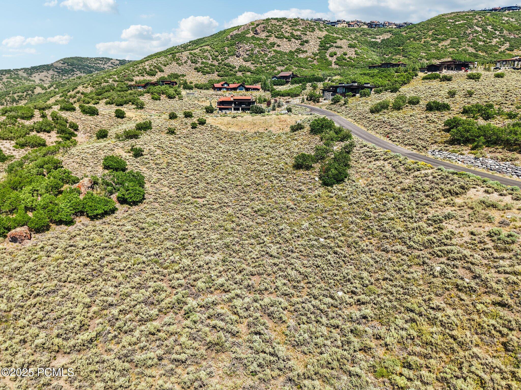 9-web-or-mls-E Canyon Gate Rd-009