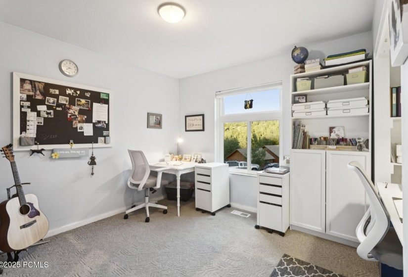 18_Office-Bedroom_1800x1200_4263986