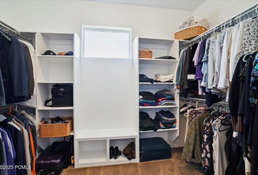 25-Closet