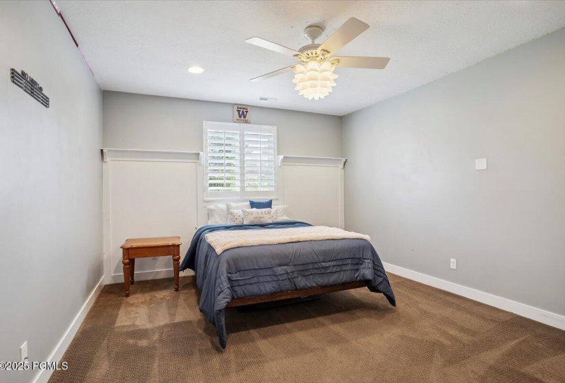 32-Bedroom