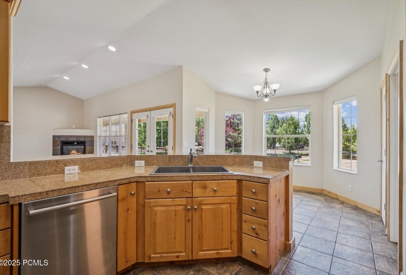 11_Kitchen_1800x1200_4251633