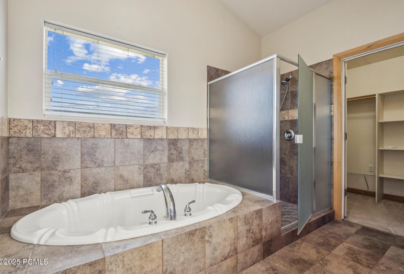 21_Primary-Bathroom_1800x1200_4251640