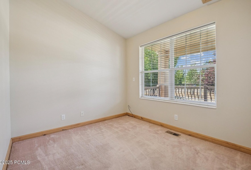 22_Bedroom--2_1800x1200_4251642