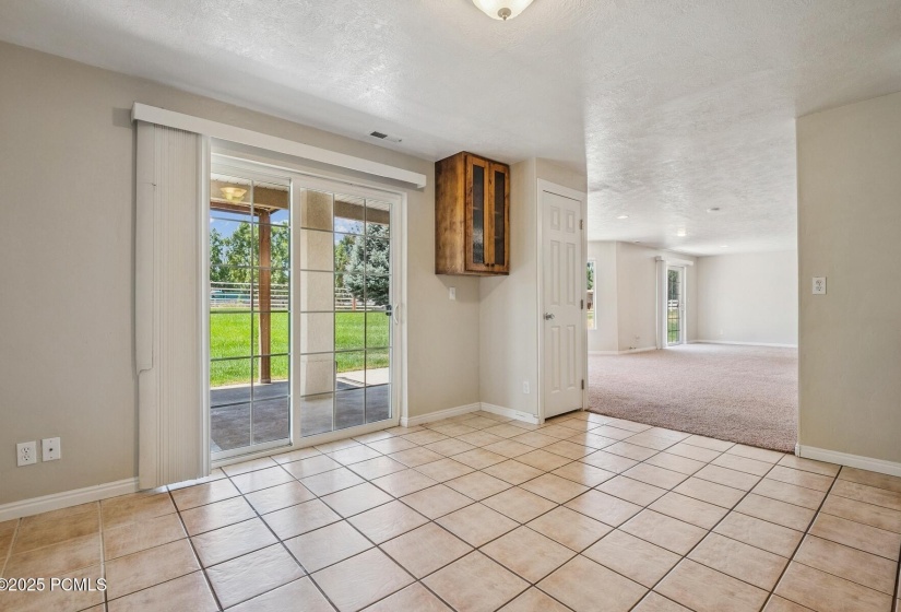 29_Lower-Kitchen_1800x1200_4251656