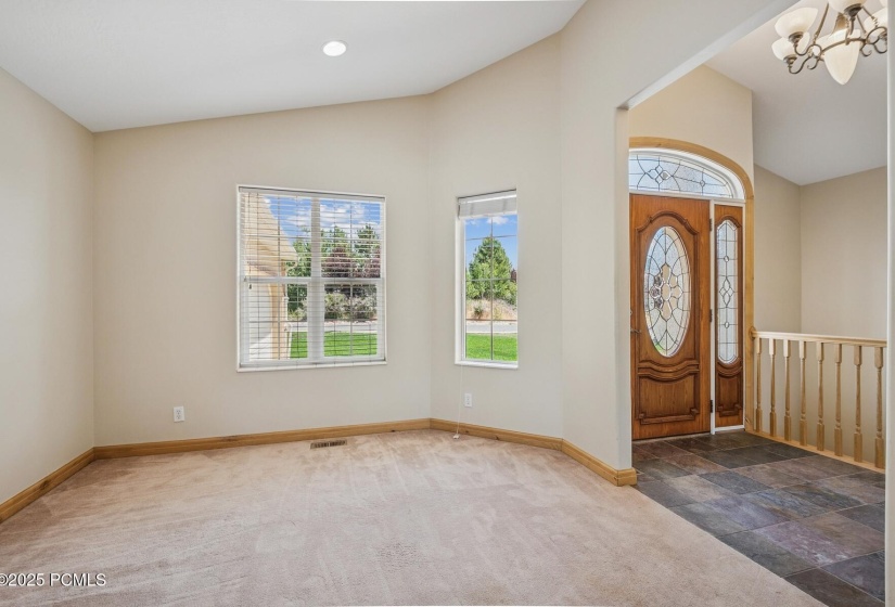 3_Front-Door_1800x1200_4251630