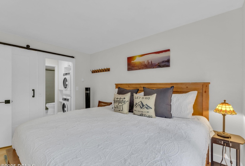 19-web-or-mls-2025-canyons-resort-dr-p4