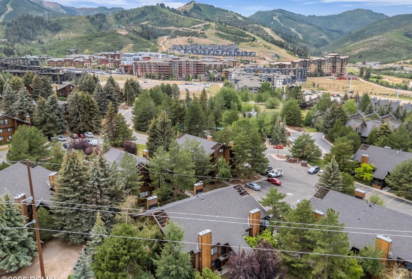 26-web-or-mls-2025-canyons-resort-dr-p4