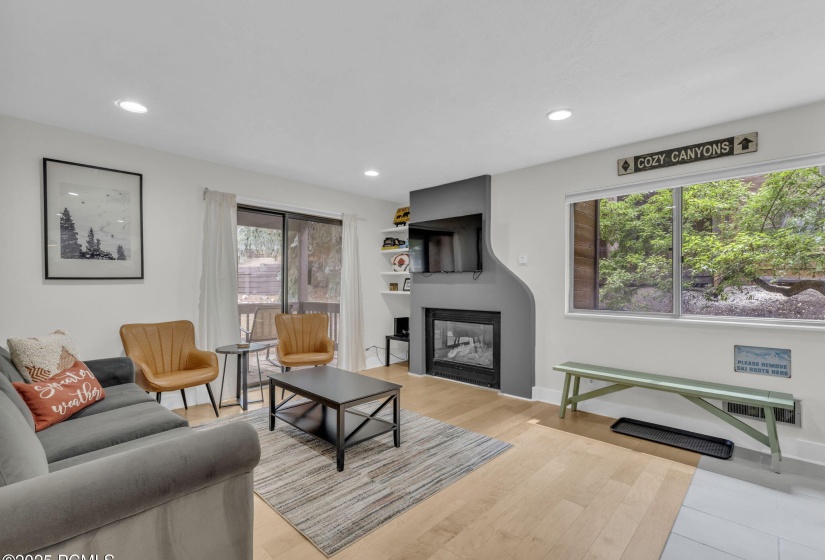 8-web-or-mls-2025-canyons-resort-dr-p4