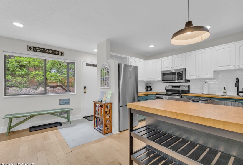 22-web-or-mls-2025-canyons-resort-dr-p4