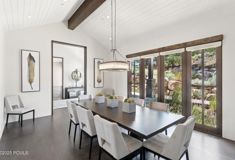 90_Kitchen-Dining_1800x1200_4262223