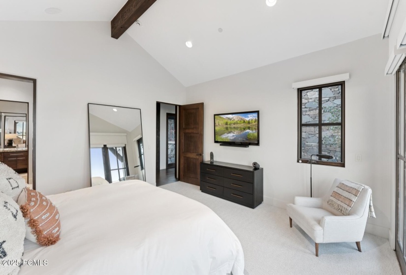 86_Bedroom_1800x1200_4262287
