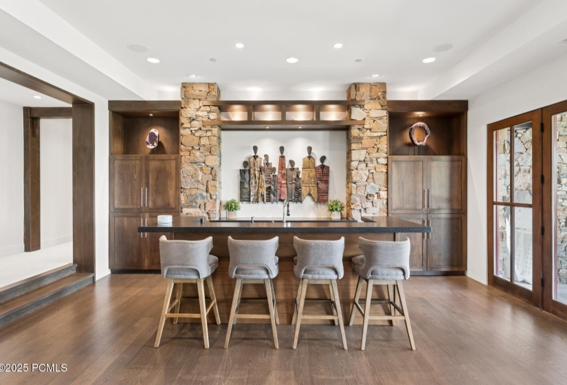 101_Kitchen-Dining_1800x1200_4262195