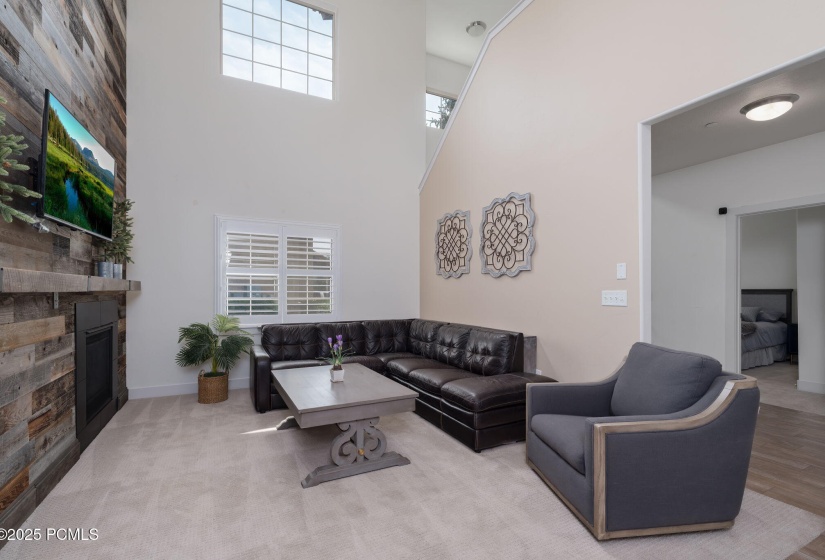 7-Summit Media_1144 455 W (1)