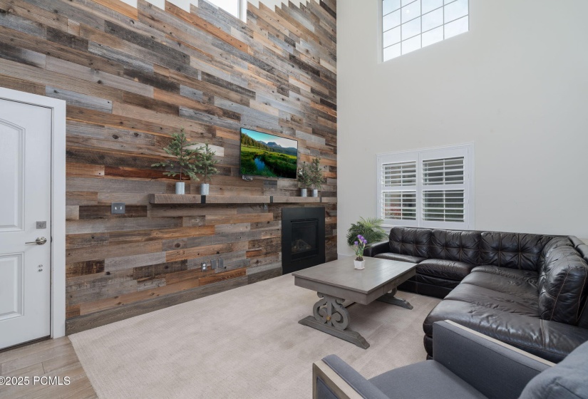 9-Summit Media_1144 455 W