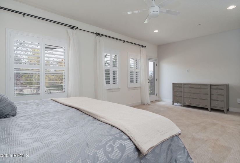 21-Summit Media_1144 455 W