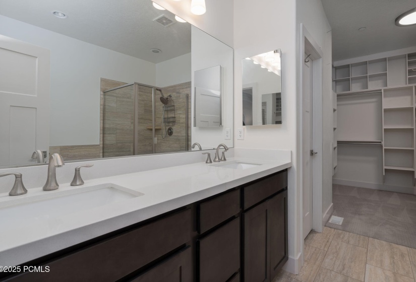 22-Summit Media_1144 455 W