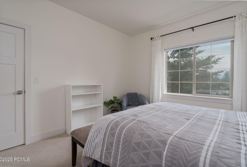 15-Summit Media_1144 455 W