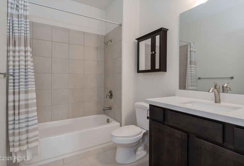 18-Summit Media_1144 455 W