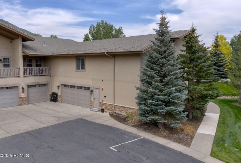 30-Summit Media_1144 455 W