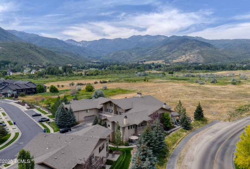 28-Summit Media_1144 455 W