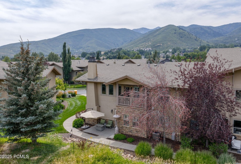 26-Summit Media_1144 455 W