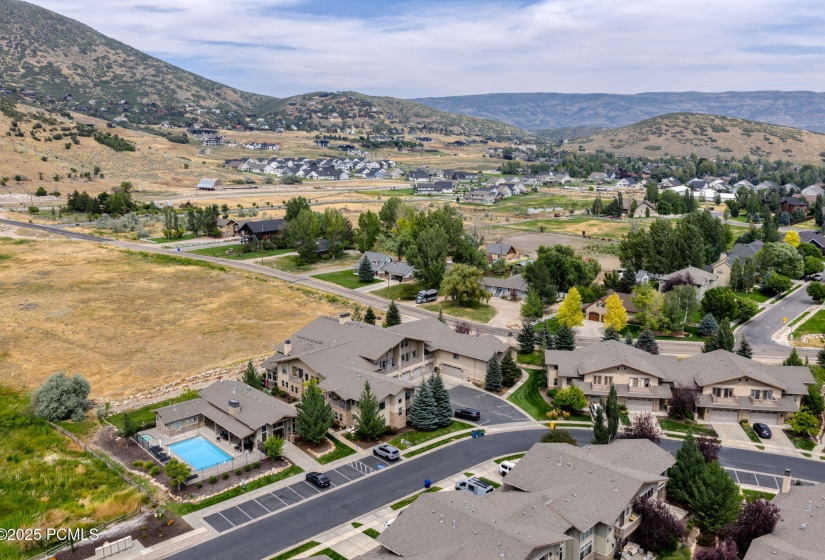 32-Summit Media_1144 455 W