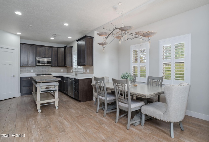6-Summit Media_1144 455 W