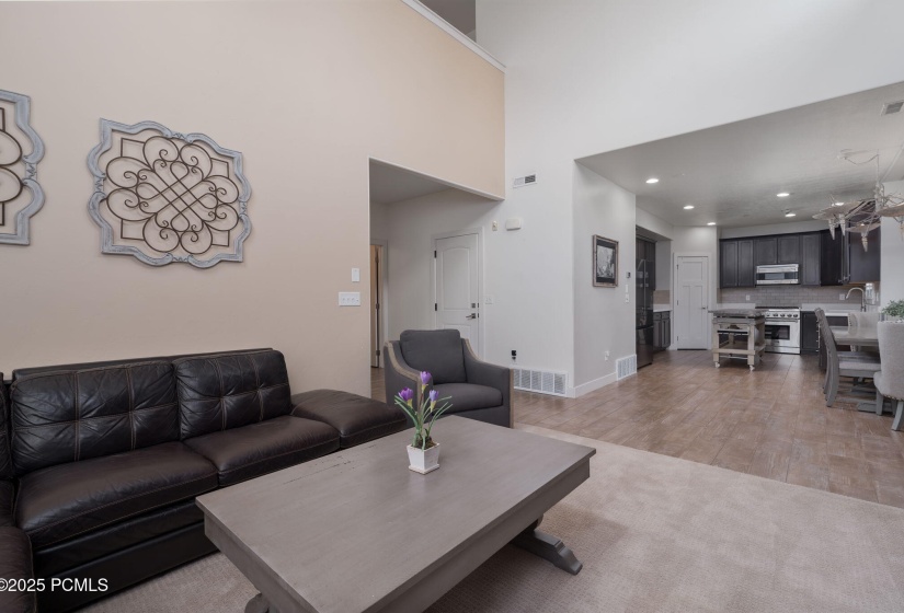 10-Summit Media_1144 455 W