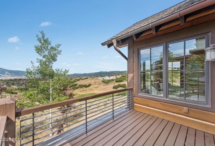 29_Deck-Area_1800x1200_4267978