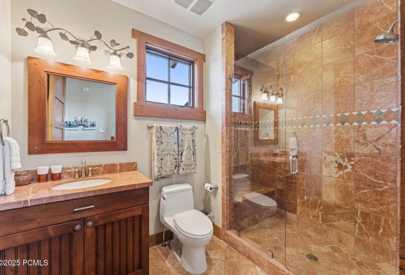 37_Bathroom_1800x1200_4267989