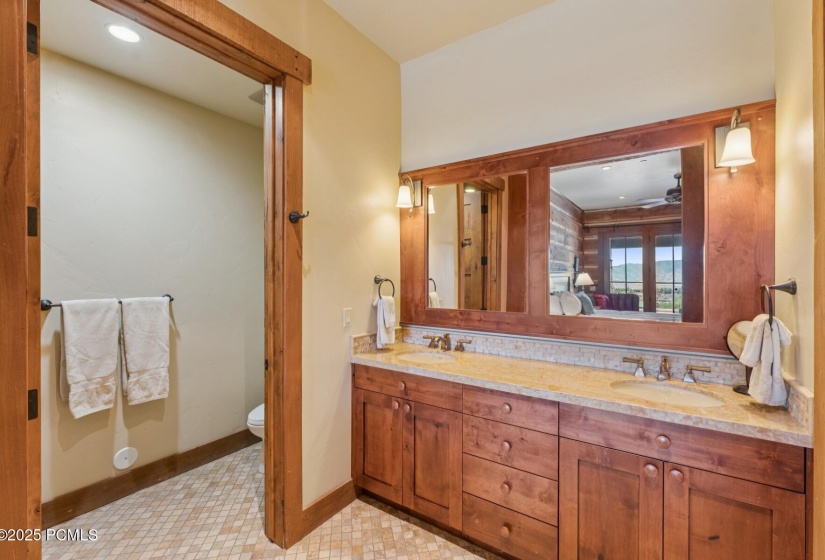 50_Bathroom_1800x1200_4268002