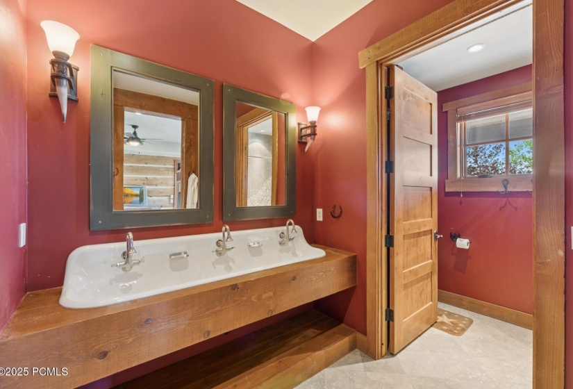 53_Bathroom_1800x1200_4268007