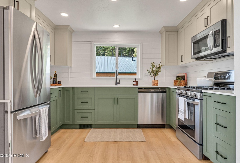 575 Upper Evergreen Dr-14