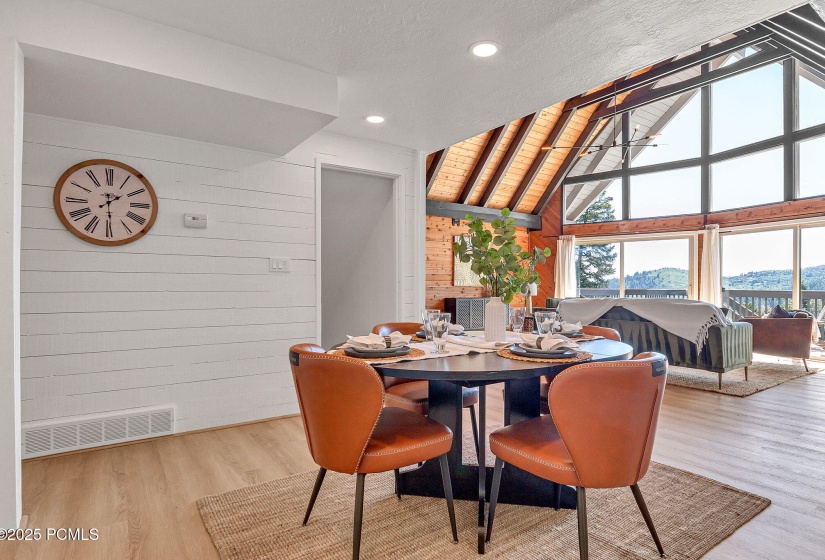 575 Upper Evergreen Dr-16