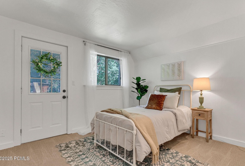 575 Upper Evergreen Dr-30