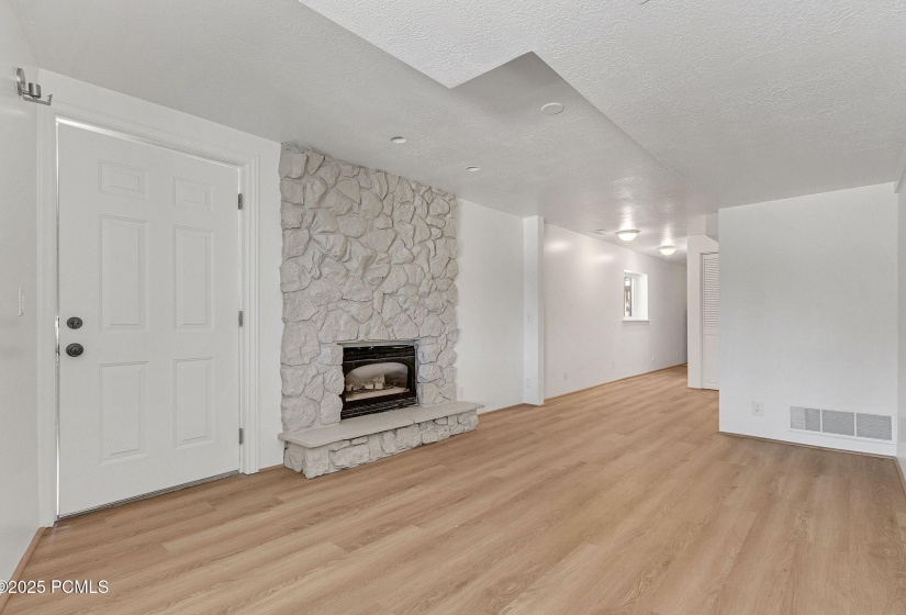 575 Upper Evergreen Dr-38