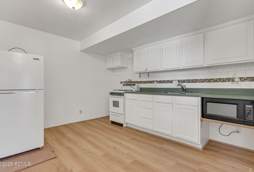 575 Upper Evergreen Dr-40