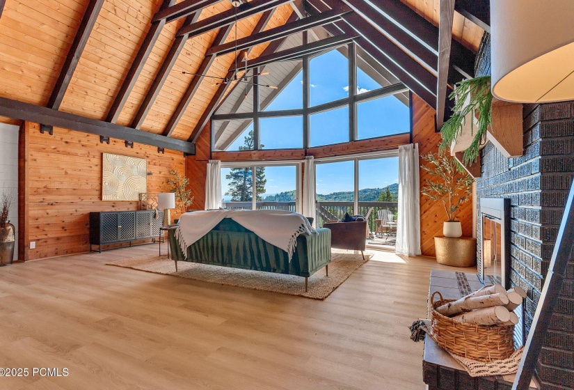 575 Upper Evergreen Dr-10