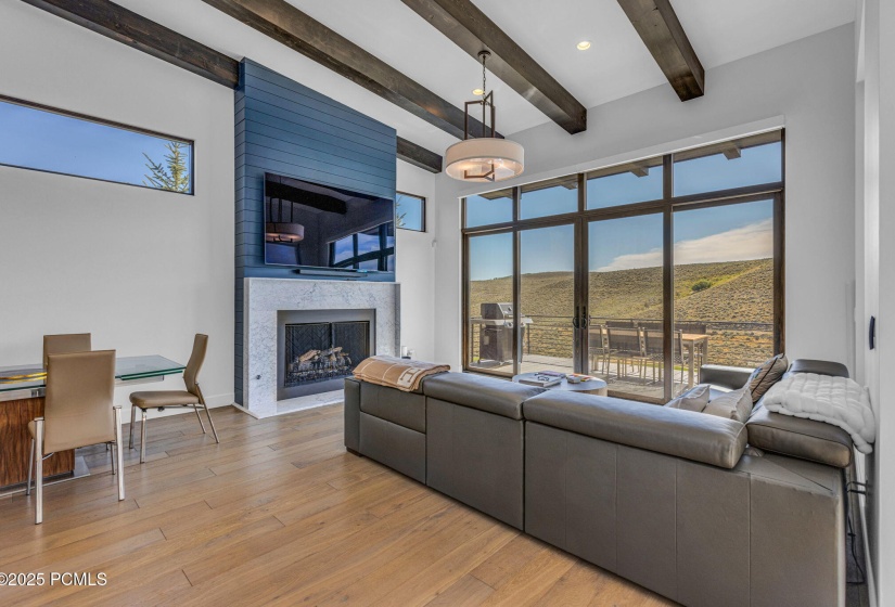 7-web-or-mls-6714-golden-bear-loop-w