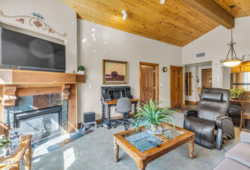 8-web-or-mls-840-w-bigler-ln-3019