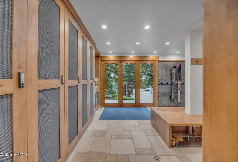 27-web-or-mls-22-white-pne-cyn-rd