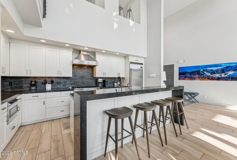 14_Kitchen_1800x1200_4265917